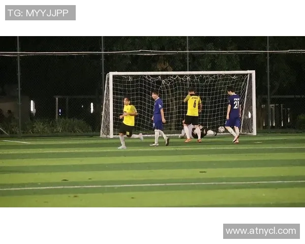 模仿足球明星射门瞬间的精彩瞬间与技巧解析